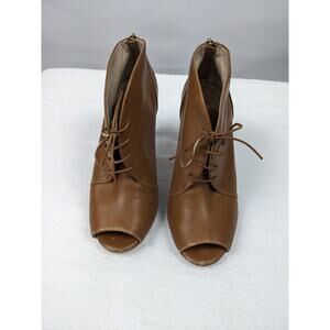 Louise et Cie Vernonia Booties Ankle Boots Heels Tan 7 37 Peep Toe Zip Back